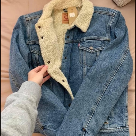 Levi’s Jacket - Picture 2 of 3